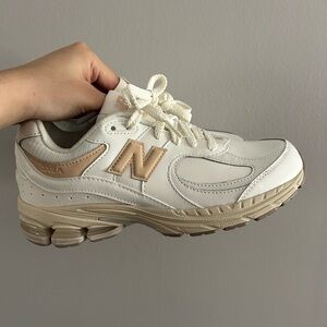 New Balance 2002R new!